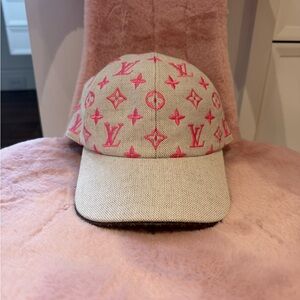 ⭐️ Louis Vuitton Pink Monogram Cap - Worn Once ⭐️